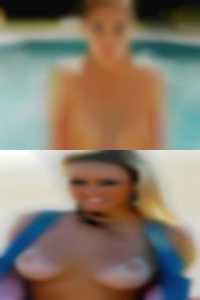 AR girls hook and pussy up.